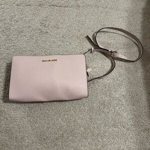 Michael Khors wallet crossbody